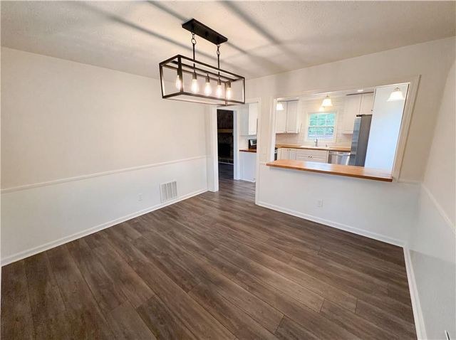 1272 Owen Circle, Sugar Hill, GA 30518