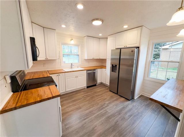 1272 Owen Circle, Sugar Hill, GA 30518