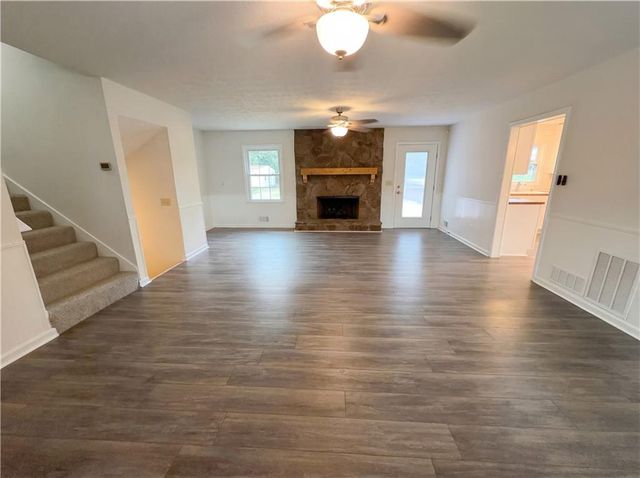 1272 Owen Circle, Sugar Hill, GA 30518