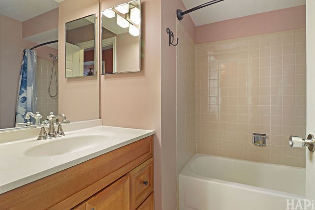 354 WILMINGTON Drive C1, Bartlett, IL 60103