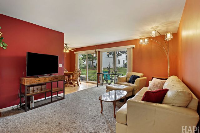 354 WILMINGTON Drive C1, Bartlett, IL 60103