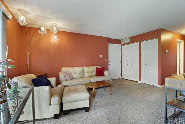 354 WILMINGTON Drive C1, Bartlett, IL 60103
