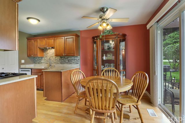 354 WILMINGTON Drive C1, Bartlett, IL 60103