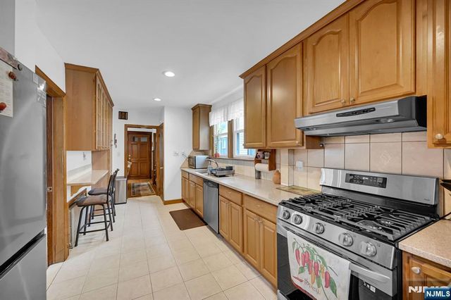 17 Walter Street, Bloomfield, NJ 07003