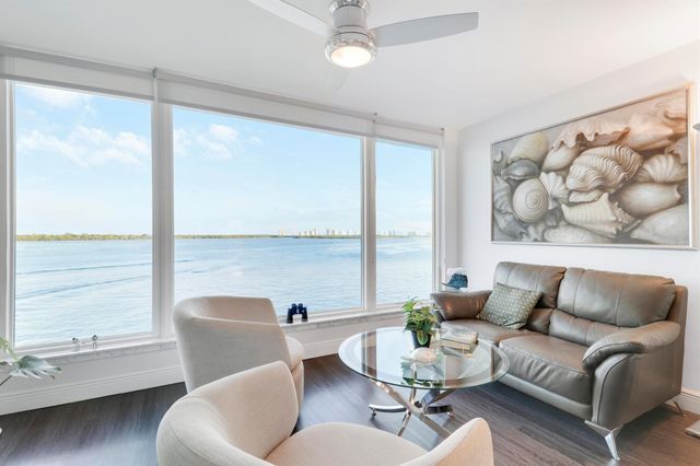 52 Yacht Club Drive 402, North Palm Beach, FL 33408