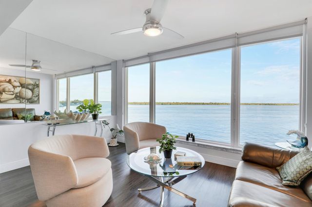 52 Yacht Club Drive 402, North Palm Beach, FL 33408