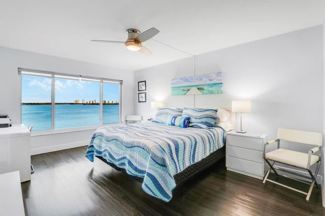 52 Yacht Club Drive 402, North Palm Beach, FL 33408