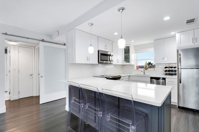 52 Yacht Club Drive 402, North Palm Beach, FL 33408