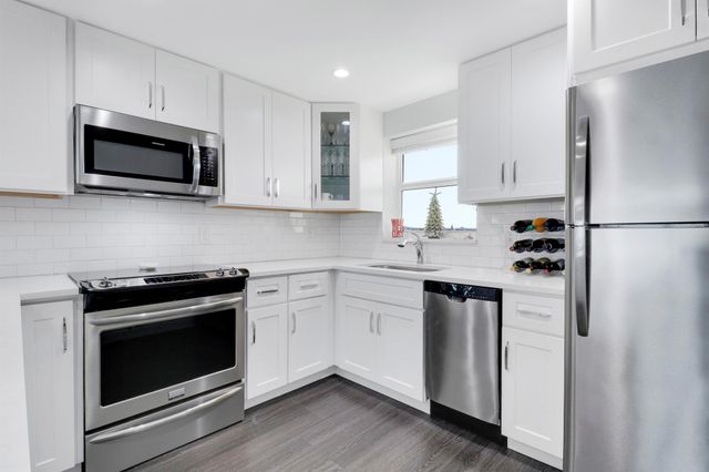 52 Yacht Club Drive 402, North Palm Beach, FL 33408