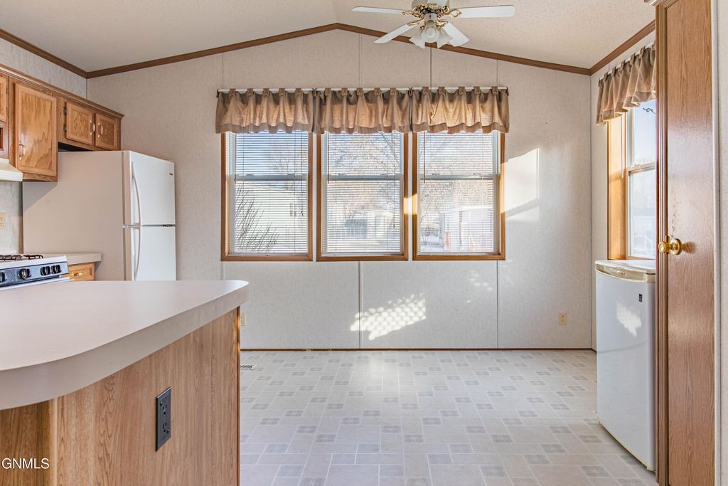 4303 Patriot Drive, Bismarck, ND 58503 photo 12