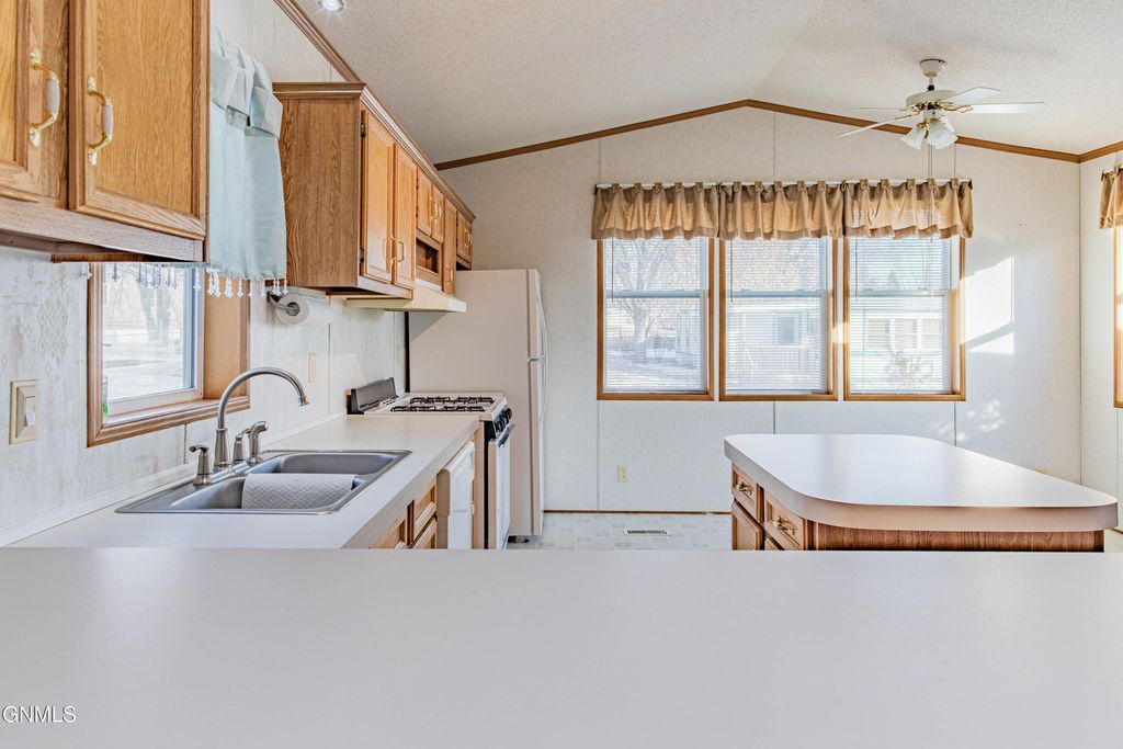 4303 Patriot Drive, Bismarck, ND 58503 photo 14