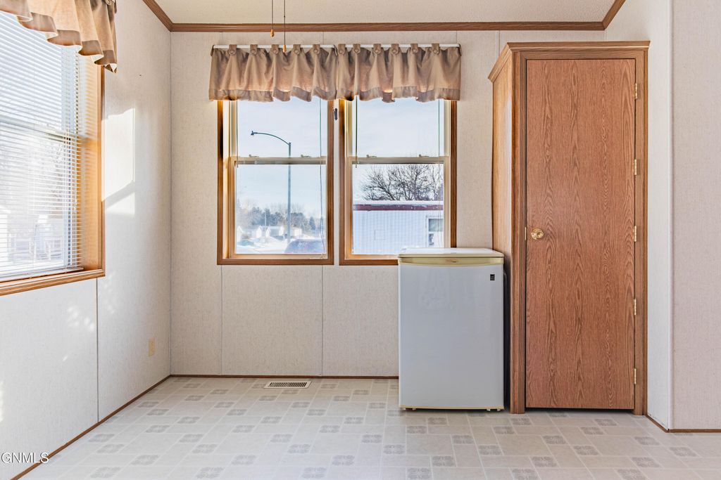 4303 Patriot Drive, Bismarck, ND 58503 photo 15