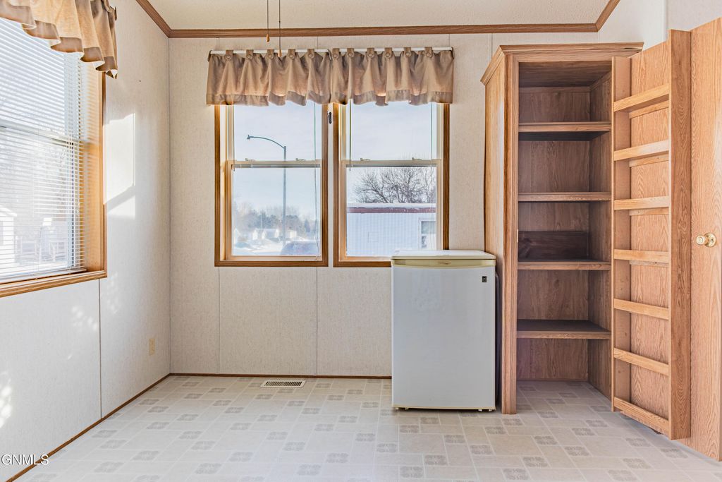 4303 Patriot Drive, Bismarck, ND 58503 photo 16