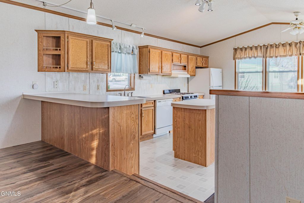 4303 Patriot Drive, Bismarck, ND 58503 photo 18