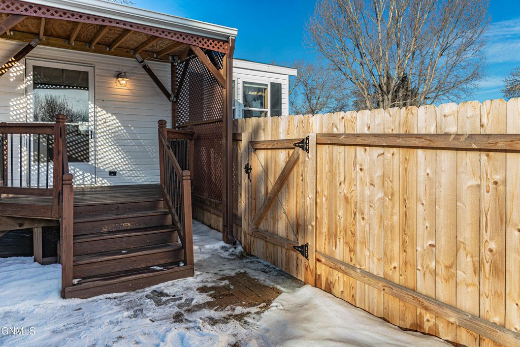 4303 Patriot Drive, Bismarck, ND 58503 photo 3