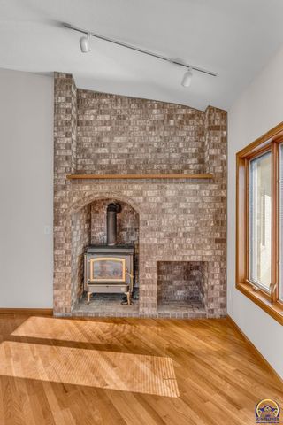 2660 NE Kaw Valley School RD 2520 NE Kaw Valley Schoo, Topeka, KS 66617