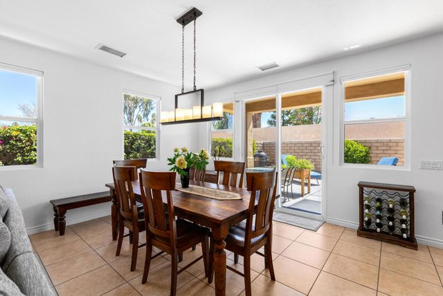 240 Paseo Vista Circle, Palm Desert, CA 92260
