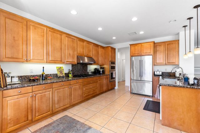 240 Paseo Vista Circle, Palm Desert, CA 92260