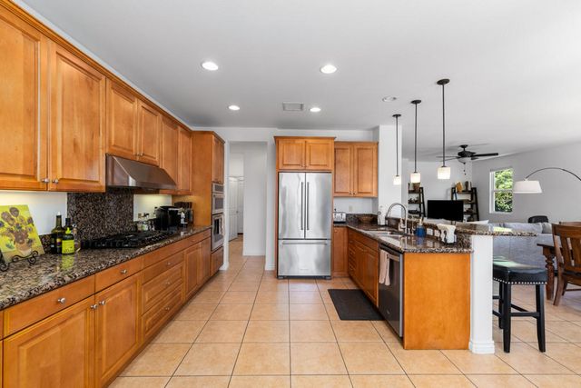 240 Paseo Vista Circle, Palm Desert, CA 92260