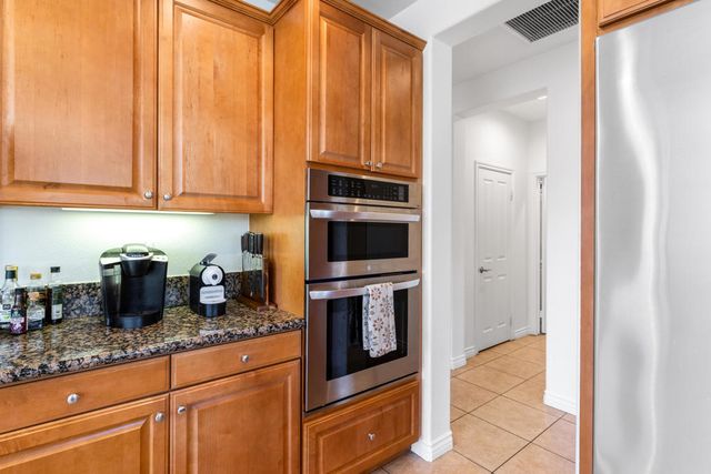 240 Paseo Vista Circle, Palm Desert, CA 92260