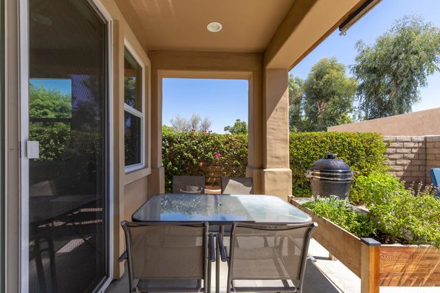240 Paseo Vista Circle, Palm Desert, CA 92260