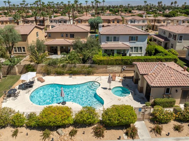240 Paseo Vista Circle, Palm Desert, CA 92260