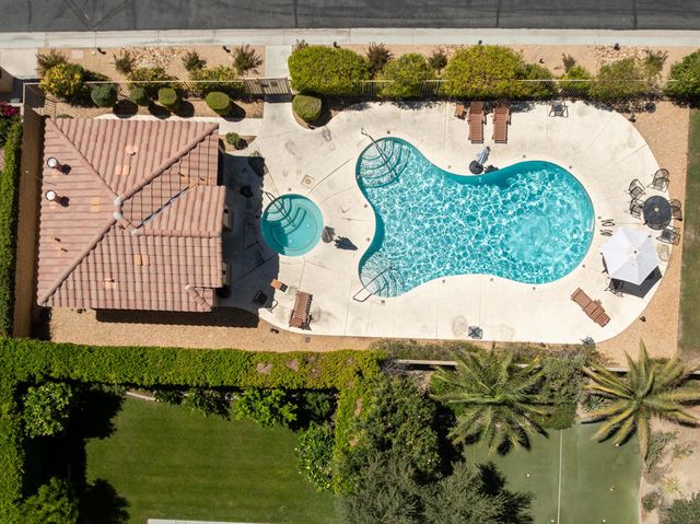 240 Paseo Vista Circle, Palm Desert, CA 92260