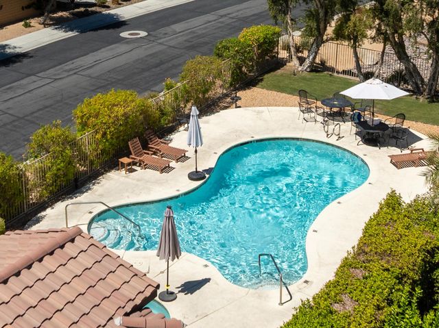 240 Paseo Vista Circle, Palm Desert, CA 92260