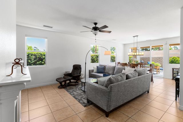 240 Paseo Vista Circle, Palm Desert, CA 92260