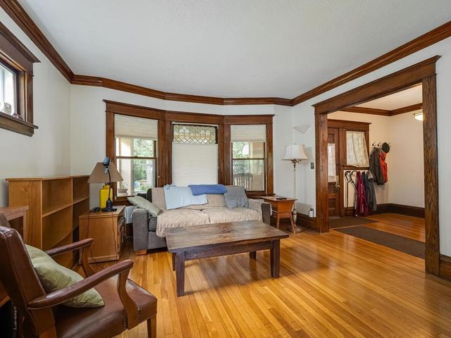 1006 Cromwell Avenue, Saint Paul, MN 55114
