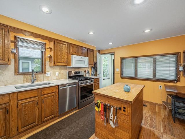 1006 Cromwell Avenue, Saint Paul, MN 55114