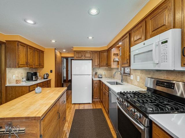 1006 Cromwell Avenue, Saint Paul, MN 55114