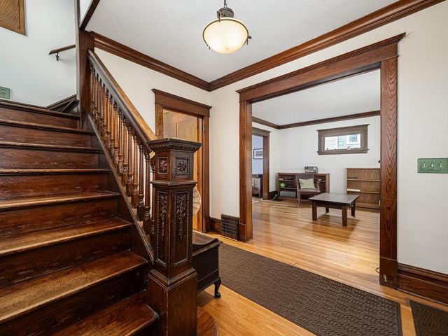 1006 Cromwell Avenue, Saint Paul, MN 55114
