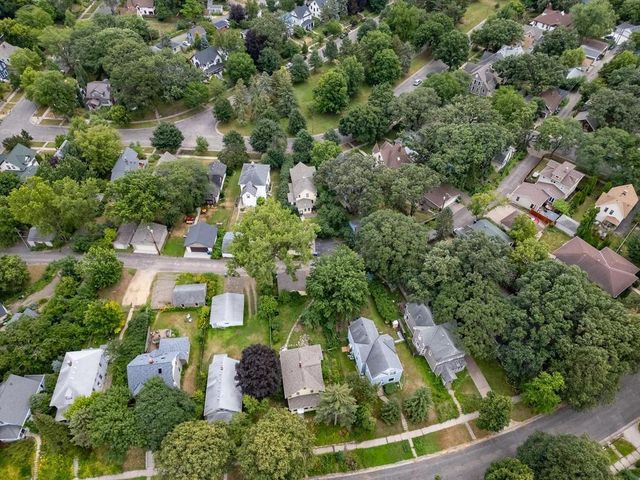 1006 Cromwell Avenue, Saint Paul, MN 55114