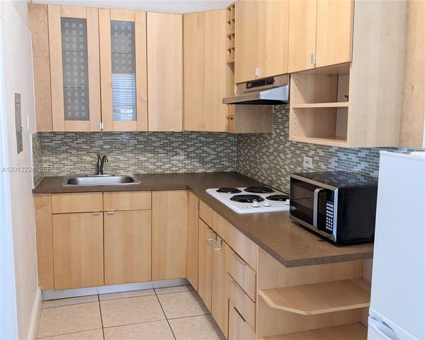 124 Mendoza Ave 1, Coral Gables, FL 33134