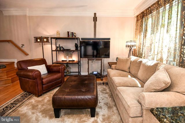 1040 GRAND OAK WAY, Rockville, MD 20852