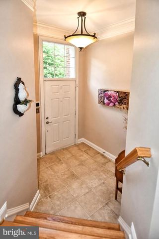 1040 GRAND OAK WAY, Rockville, MD 20852