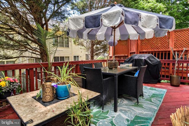1040 GRAND OAK WAY, Rockville, MD 20852