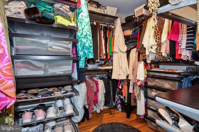 1040 GRAND OAK WAY, Rockville, MD 20852