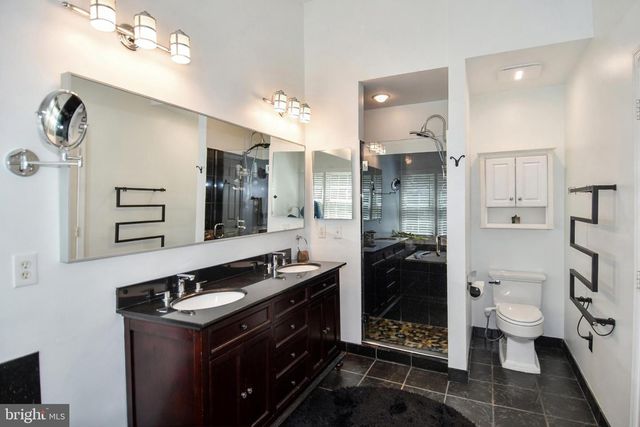 1040 GRAND OAK WAY, Rockville, MD 20852
