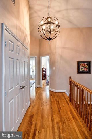 1040 GRAND OAK WAY, Rockville, MD 20852