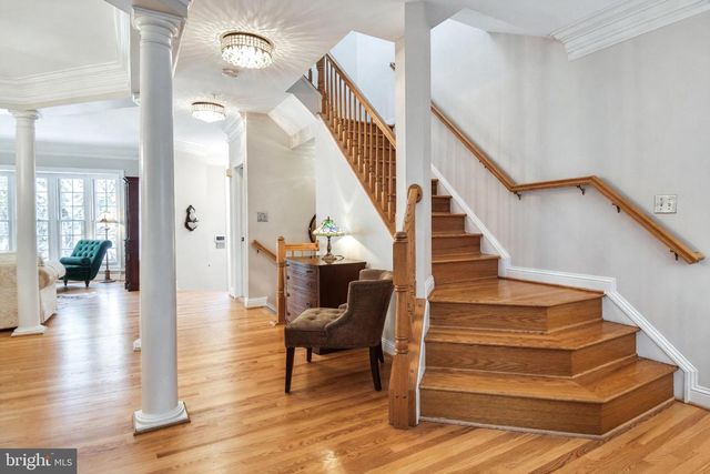 1040 GRAND OAK WAY, Rockville, MD 20852