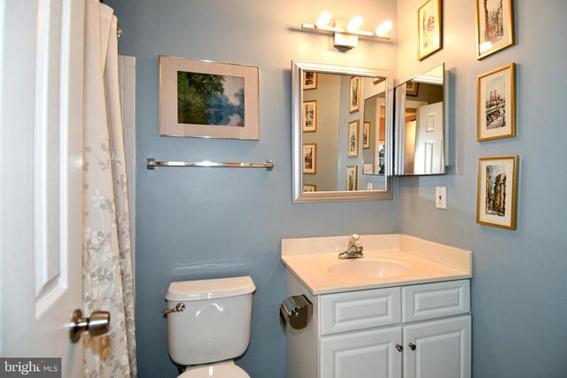 1040 GRAND OAK WAY, Rockville, MD 20852