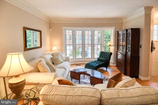 1040 GRAND OAK WAY, Rockville, MD 20852