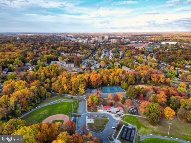 1040 GRAND OAK WAY, Rockville, MD 20852