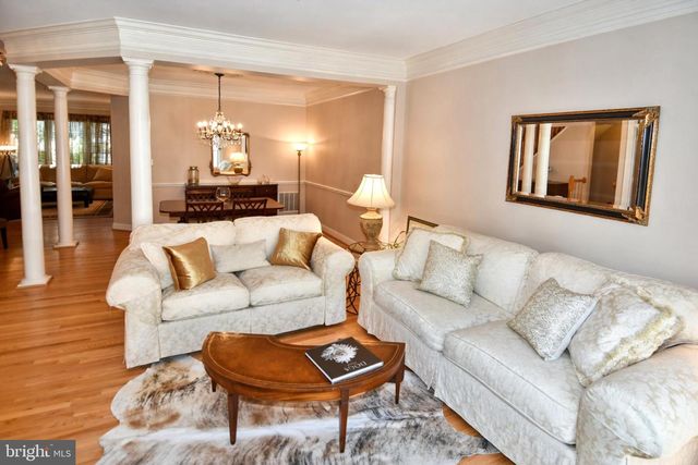 1040 GRAND OAK WAY, Rockville, MD 20852