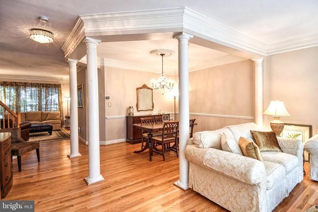 1040 GRAND OAK WAY, Rockville, MD 20852