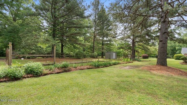 768 Lake Boulevard, Vicksburg, MS 39180