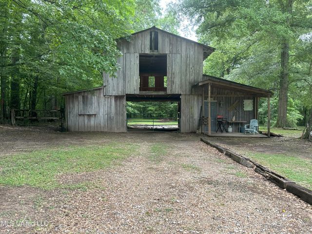 768 Lake Boulevard, Vicksburg, MS 39180