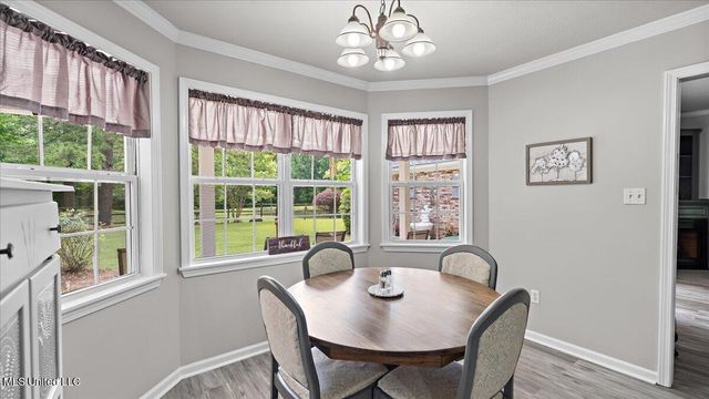 768 Lake Boulevard, Vicksburg, MS 39180